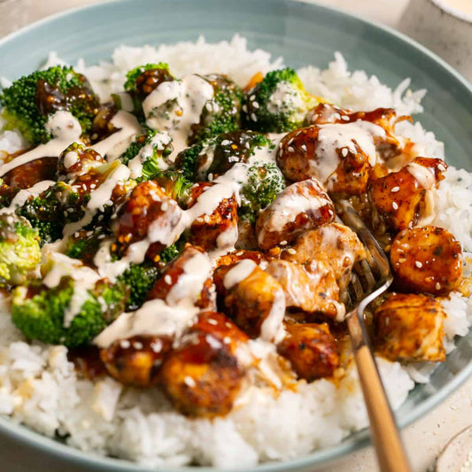 Sticky Chicken and Rice Bowls w/ Protein Sriracha Mayo